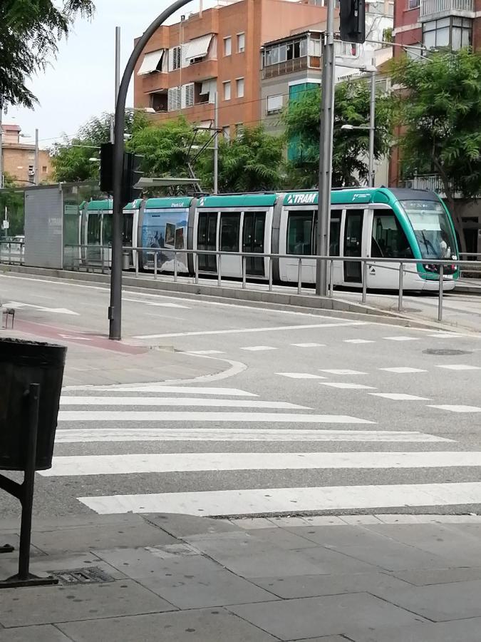 Ahllenrock Como Un Hotel, Pero Solo Para Ti Cornellà de Llobregat Exteriör bild