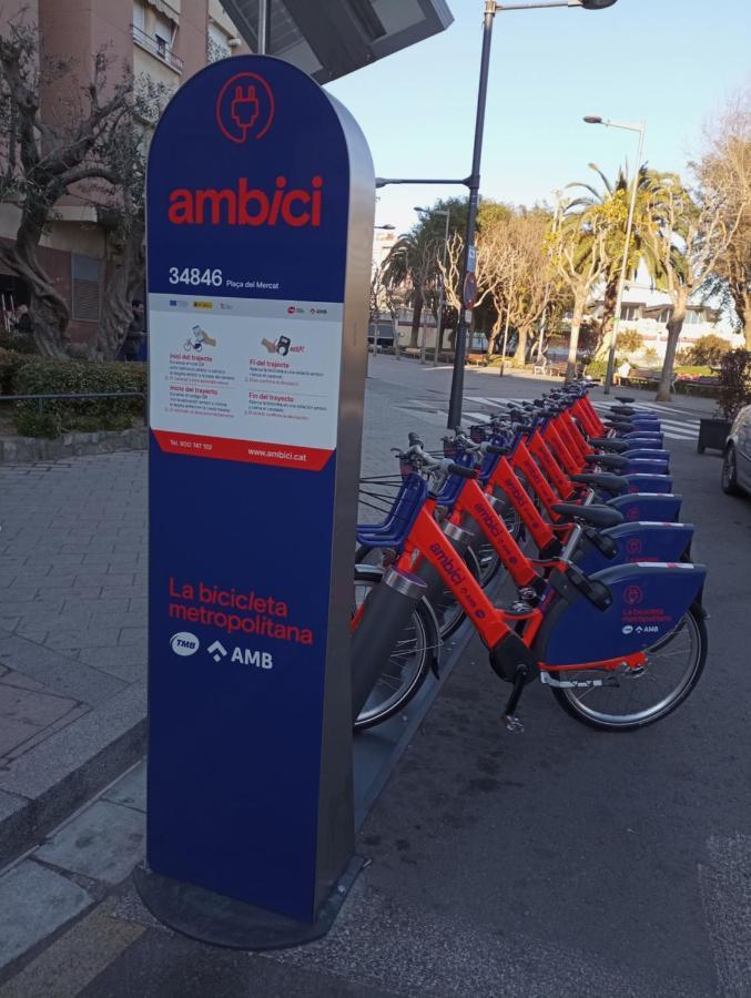 Ahllenrock Como Un Hotel, Pero Solo Para Ti Cornellà de Llobregat Exteriör bild
