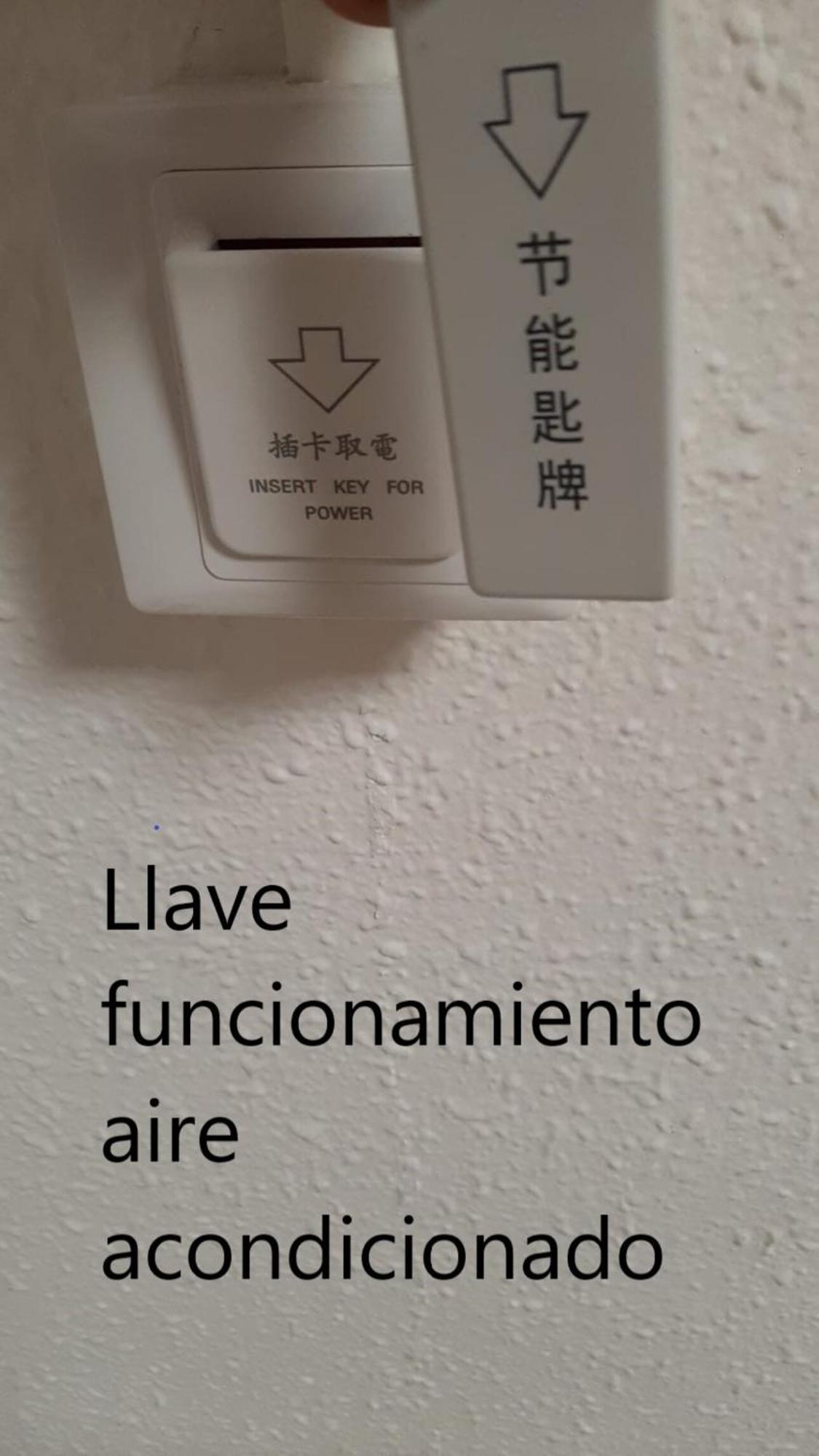Ahllenrock Como Un Hotel, Pero Solo Para Ti Cornellà de Llobregat Exteriör bild